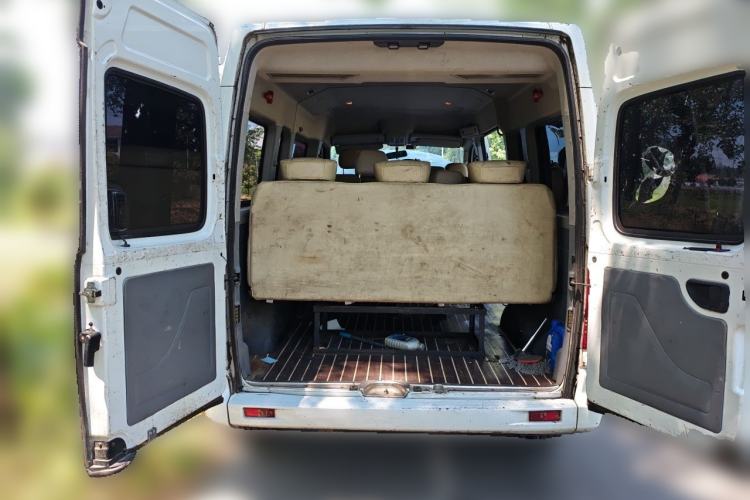 Used SAIC MAXUS Xintu V80 2023 2.0T Manual Classic Aoyuntong Long Wheelbase Mid-Height 6/7/8/9-Seater Trunk