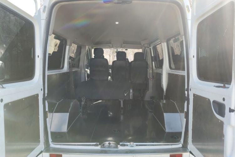 Used SAIC MAXUS Xintu V80 2023 2.0T Manual Classic Aoyuntong Short Wheelbase Mid-Roof 5/6-Seater Trunk