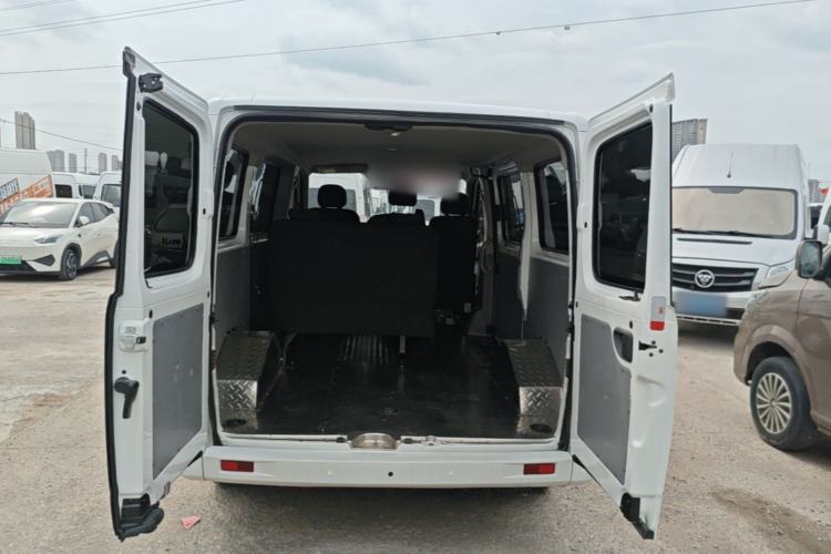 Used SAIC MAXUS Xintu V80 2023 2.0T Manual Classic Aoyuntong Short Wheelbase Ultra-Low Roof 5/6-Seater Trunk