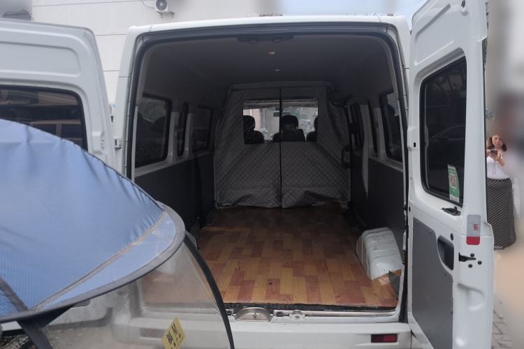 Used SAIC MAXUS Xintu V80 2023 2.0T AMT Classic Aoyuntong Long Wheelbase Mid-Height 6/7/8/9-Seater Trunk
