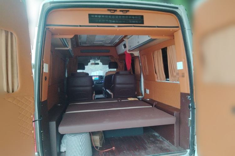 Used SAIC MAXUS Xintu V80 2023 2.0T AMT Classic Aoyuntong Long Wheelbase Mid-Height 6/7/8/9-Seater Trunk