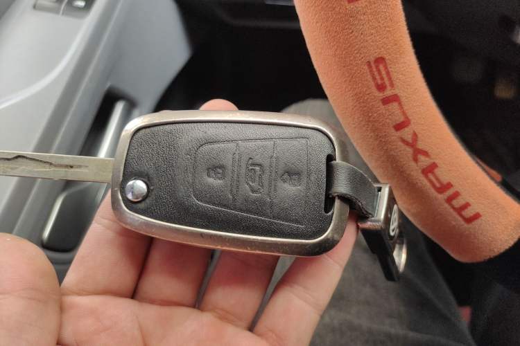 Used SAIC MAXUS Xintu V80  Vehicle Key