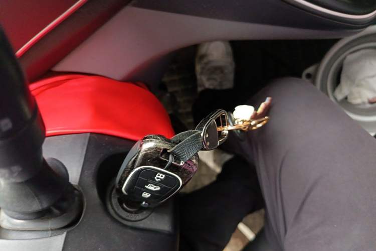 Used SAIC MAXUS Xintu V80  Vehicle Key