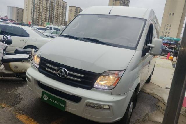 Used SAIC MAXUS Xintu V80 2023 2.0T AMT Classic Aoyuntong Power Version Long Wheelbase Mid-Roof Design 6/7/8/9-Seater