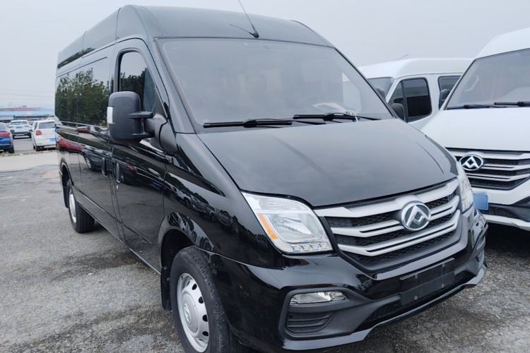 Used SAIC MAXUS Xintu V80 2024 Aotong Value Edition 6MT Long-Wheelbase Mid-Roof Model with 127 Ps Available in 6/7/8/9-Seater Configurations Front Right 45 Deg