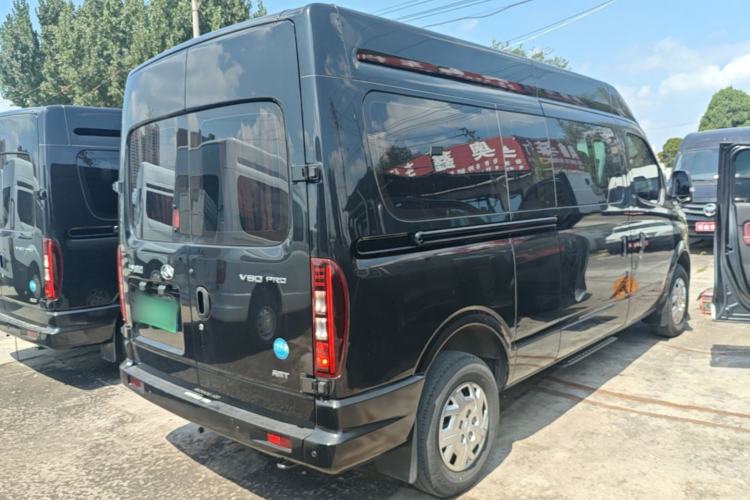 Used SAIC MAXUS Xintu V80 2024 Aotong Value Edition 6AMT Long Wheelbase Mid-Roof Model 127 Ps 6/7/8/9-Seater Rear Right 45 Deg