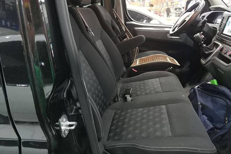 Used SAIC MAXUS Xintu V80 2024 Aotuntong Value Edition 6MT Short Wheelbase Ultra-Low Roof 127 Ps 5/6 Seats Right Front Seat