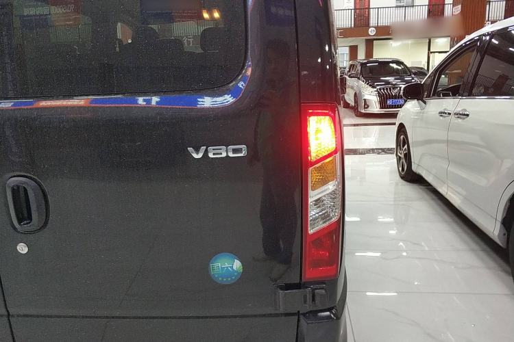 Used SAIC MAXUS Xintu V80 2024 Aotuntong Value Edition 6MT Short Wheelbase Ultra-Low Roof 127 Ps 5/6 Seats Right Rear Taillight