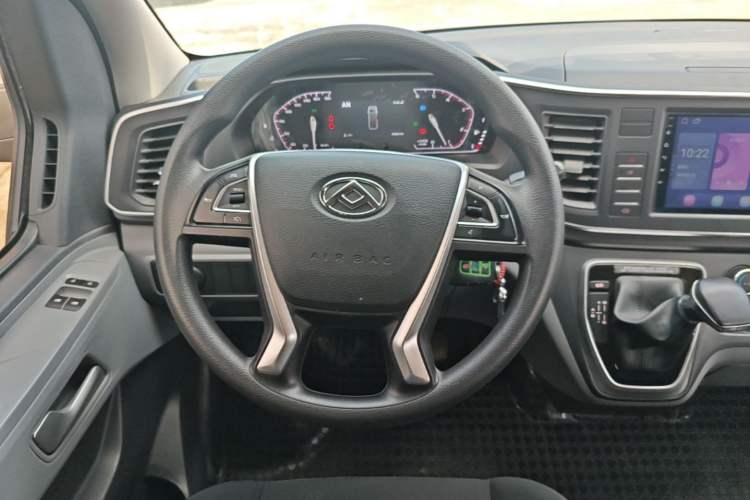 Used SAIC MAXUS Xintu V80 2024 Aotong Value Edition 6AMT Long Wheelbase Mid-Roof Model 127 Ps 6/7/8/9-Seater Steering Wheel