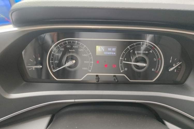 Used SAIC MAXUS Xintu V80 2024 Aotong Value Edition 6AMT Long Wheelbase Mid-Roof Model 127 Ps 6/7/8/9-Seater Instrument Cluster