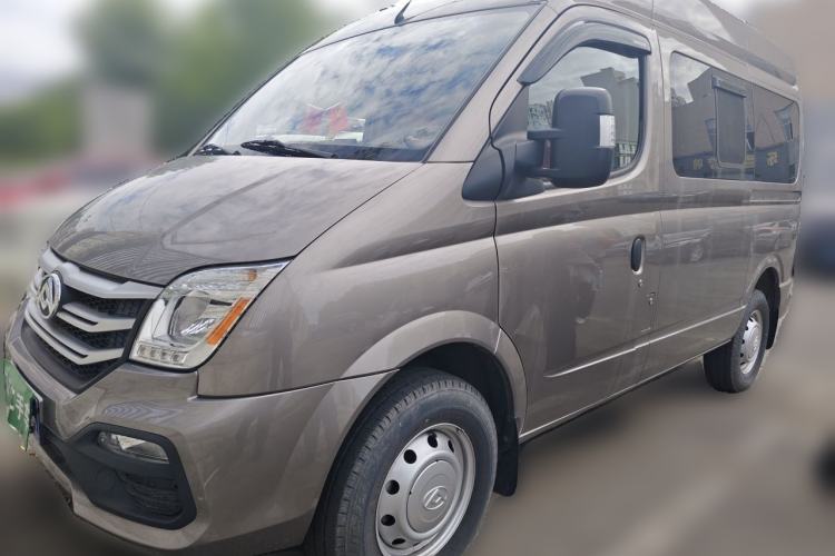 SAIC MAXUS Xintu V80 SAIC Maxus V80, registered in 2024, Automatic 2.0T 5-seater, Diesel