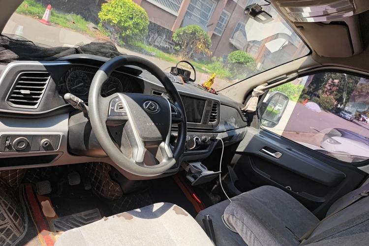 Used SAIC MAXUS Xintu V80  Center Console