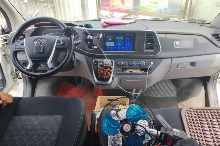 Used SAIC MAXUS Xintu V80  Center Console