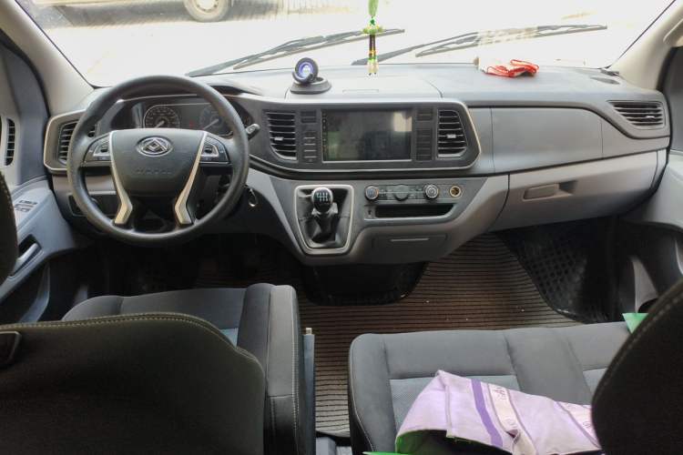 Used SAIC MAXUS Xintu V80  Center Console
