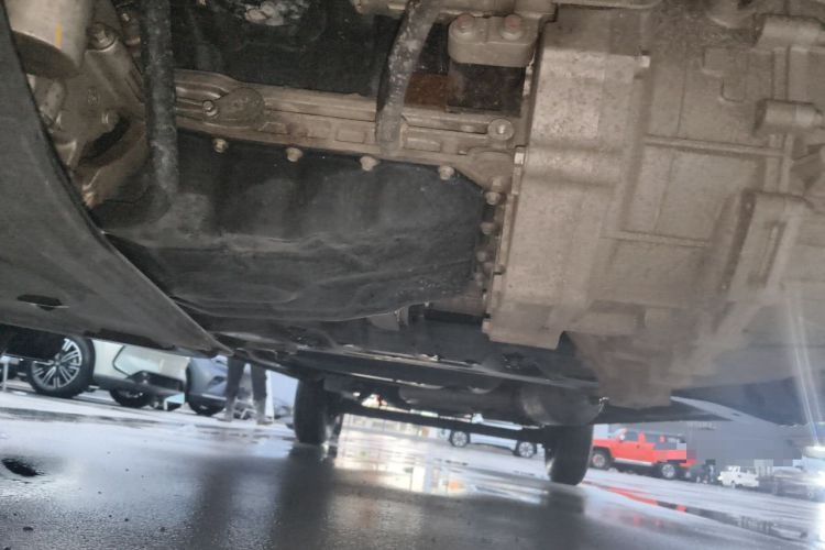 Used SAIC MAXUS Xintu V80 2024 Aotong Value Edition 6MT Long-Wheelbase Mid-Roof Model with 127 Ps Available in 6/7/8/9-Seater Configurations Chassis Front