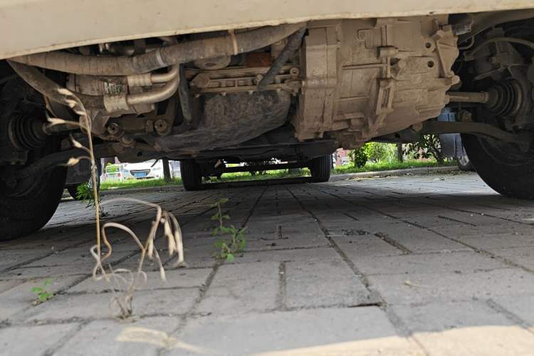 Used SAIC MAXUS Xintu V80  Chassis Front