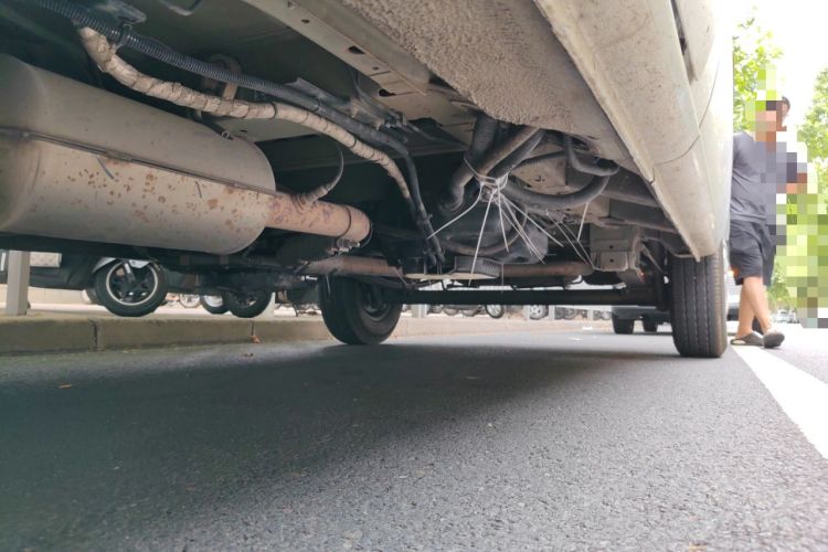 Used SAIC MAXUS Xintu V80  Chassis Front Left