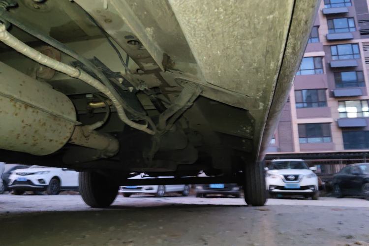 Used SAIC MAXUS Xintu V80 2024 Aotong Value Edition 6MT Long-Wheelbase Mid-Roof Model with 127 Ps Available in 6/7/8/9-Seater Configurations Chassis Front Left