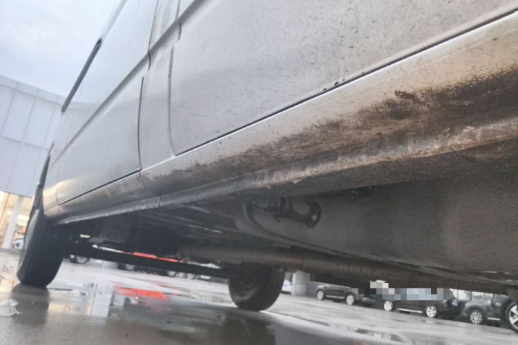 Used SAIC MAXUS Xintu V80 2024 Aotong Value Edition 6MT Long-Wheelbase Mid-Roof Model with 127 Ps Available in 6/7/8/9-Seater Configurations Chassis Front Right