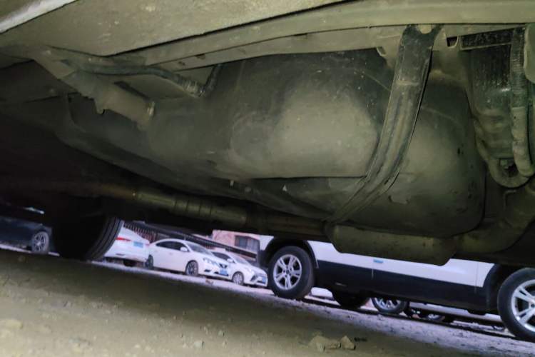 Used SAIC MAXUS Xintu V80 2024 Aotong Value Edition 6MT Long-Wheelbase Mid-Roof Model with 127 Ps Available in 6/7/8/9-Seater Configurations Chassis Front Right