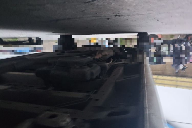 Used SAIC MAXUS Xintu V80 2024 Aotong Value Edition 6MT Long-Wheelbase Mid-Roof Model with 127 Ps Available in 6/7/8/9-Seater Configurations Chassis Rear Left