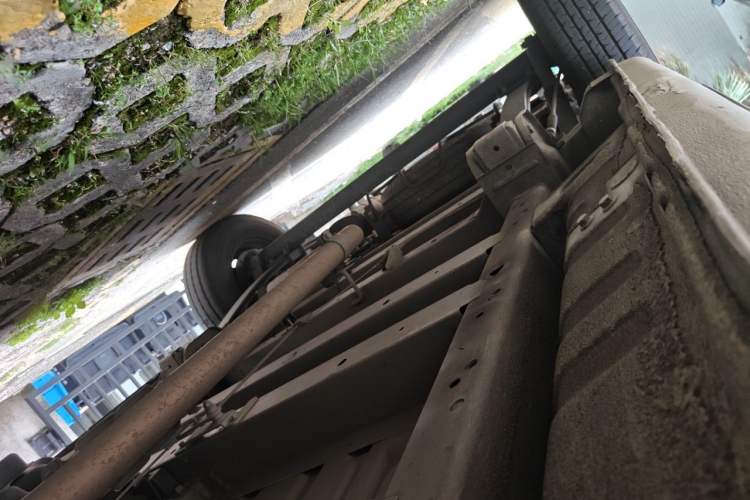 Used SAIC MAXUS Xintu V80 2024 Facelift Aoyuntong 6AMT Long Wheelbase Mid-Roof Version 147 Ps 6/7/8/9-Seater Chassis Rear Right