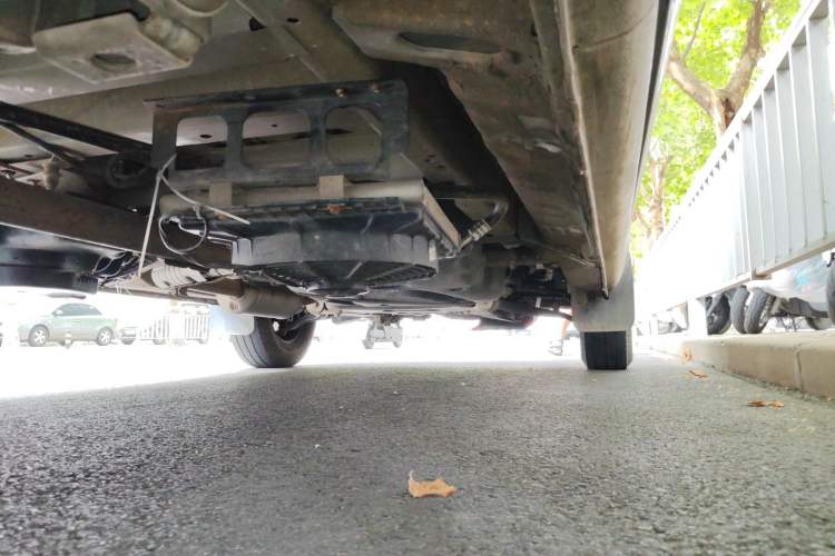 Used SAIC MAXUS Xintu V80  Chassis Rear Right