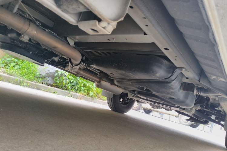 Used SAIC MAXUS Xintu V80  Chassis Rear Right