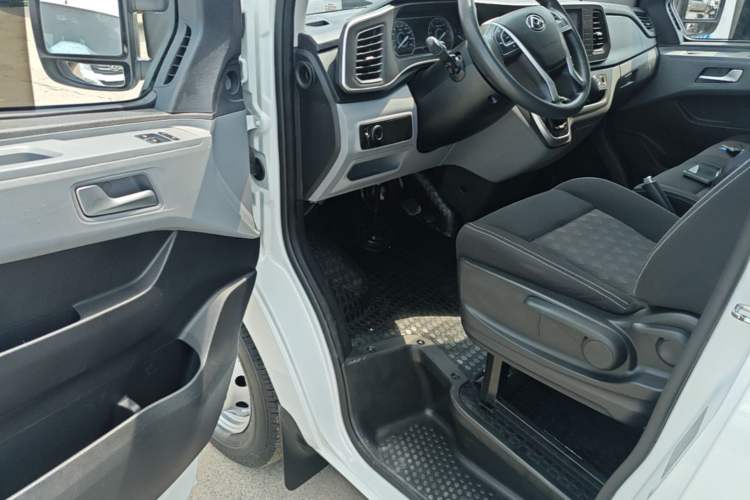Used SAIC MAXUS Xintu V80 2024 Aotuntong Value Edition 6AMT Long Wheelbase Ultra-Low Roof 127 Ps 6/7/8/9-Seater Driver Seat