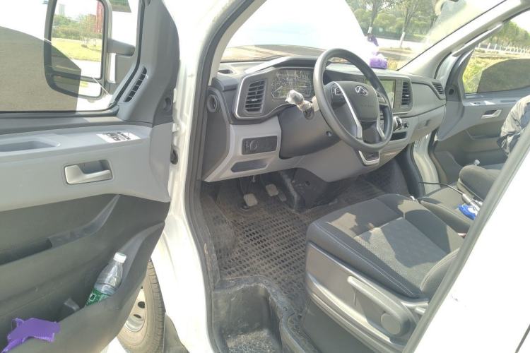 Used SAIC MAXUS Xintu V80 2024 Aotuntong Value Edition 6MT Short Wheelbase Ultra-Low Roof 127 Ps 5/6 Seats Driver Seat