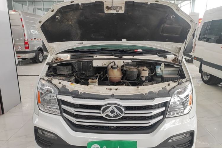 Used SAIC MAXUS Xintu V80 2024 Aotong Value Edition 6MT Long-Wheelbase Mid-Roof Model with 127 Ps Available in 6/7/8/9-Seater Configurations Engine Bay