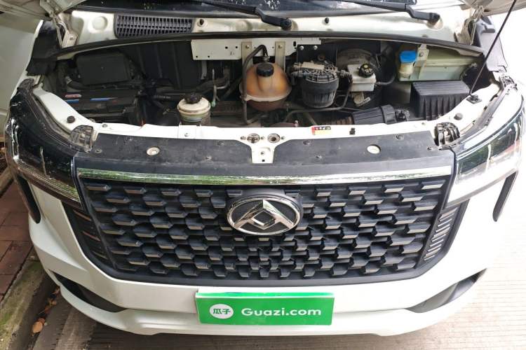 Used SAIC MAXUS Xintu V80 2024 Aoyuntong 6MT Long-Wheelbase Mid-Roof Model 127 Ps 6/7/8/9 Seater Engine Bay