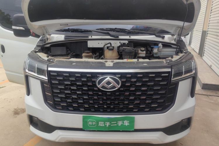 Used SAIC MAXUS Xintu V80 2024 Facelift Aoyuntong 6MT Long Wheelbase Ultra-Low Roof 147 Ps 6/7/8/9-Seater Engine Bay
