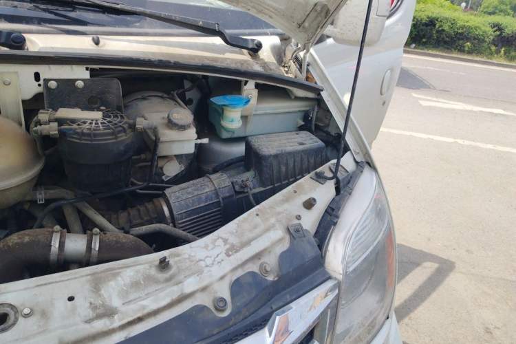Used SAIC MAXUS Xintu V80  Engine Bay Left