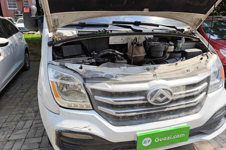 Used SAIC MAXUS Xintu V80  Engine Bay Right