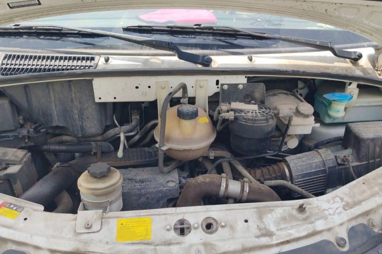 Used SAIC MAXUS Xintu V80  Engine Bay