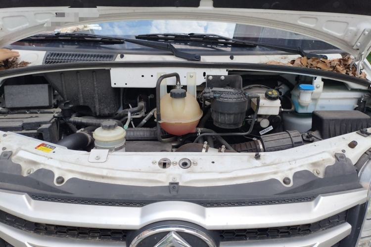 Used SAIC MAXUS Xintu V80  Engine Bay