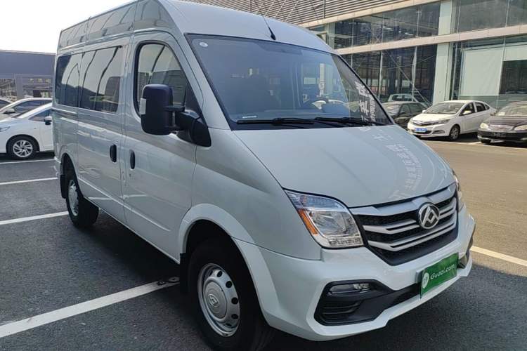 Used SAIC MAXUS Xintu V80 2024 Aotong Value Edition 6MT Short Wheelbase Mid-Height Roof 127 Ps 5-Seater Exterior 1