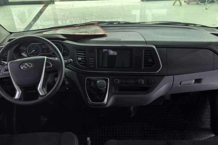 Used SAIC MAXUS Xintu V80 2024 Aotong Value Edition 6AMT Short Wheelbase Mid-Roof Model 127 Ps 5/6 Seats Exterior 11