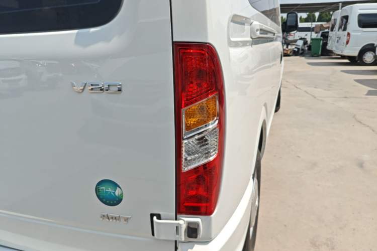Used SAIC MAXUS Xintu V80 2024 Aotuntong Value Edition 6AMT Long Wheelbase Ultra-Low Roof 127 Ps 6/7/8/9-Seater Exterior 3