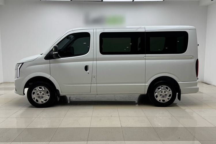 Used SAIC MAXUS Xintu V80 2024 Aotong 6AMT Short-Wheelbase Ultra-Low Roof 127 Ps 5/6 Seats Exterior 3