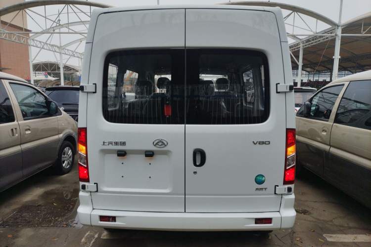Used SAIC MAXUS Xintu V80 2024 Aotong Value Edition 6AMT Short Wheelbase Mid-Roof Model 127 Ps 5/6 Seats Exterior 4