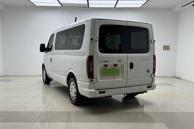 Used SAIC MAXUS Xintu V80 2024 Aotong 6AMT Short-Wheelbase Ultra-Low Roof 127 Ps 5/6 Seats Exterior 4