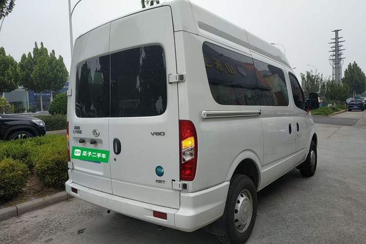 Used SAIC MAXUS Xintu V80 2024 Aotong Value Edition 6AMT Short Wheelbase Mid-Roof Model 127 Ps 5/6 Seats Exterior 5