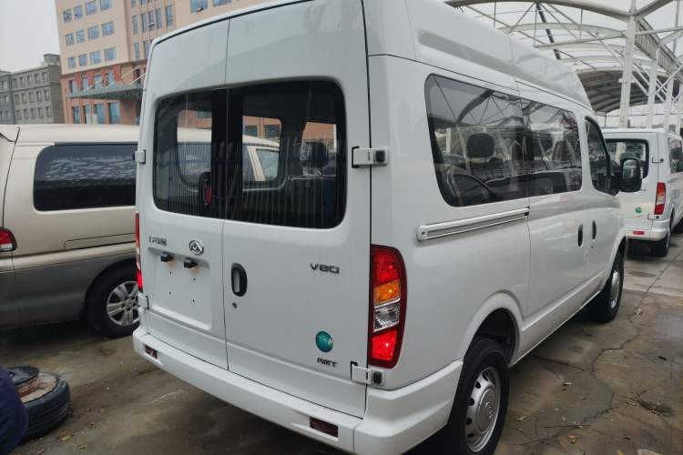 Used SAIC MAXUS Xintu V80 2024 Aotong Value Edition 6AMT Short Wheelbase Mid-Roof Model 127 Ps 5/6 Seats Exterior 5