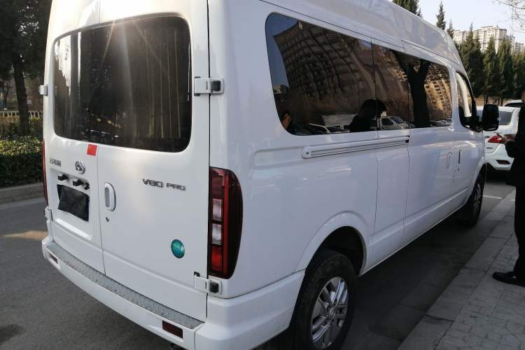 Used SAIC MAXUS Xintu V80 2024 Aotuntong 6MT Long-Wheelbase Mid-Roof Model 147 Ps 6/7/8/9-Seater Exterior 5