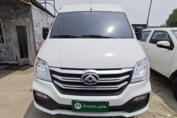Used SAIC MAXUS Xintu V80 2024 Aotuntong Value Edition 6MT Short Wheelbase Mid-Height Roof 127 Ps 5/6 Seats Front