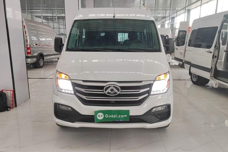 Used SAIC MAXUS Xintu V80 2024 Aotong Value Edition 6MT Long-Wheelbase Mid-Roof Model with 127 Ps Available in 6/7/8/9-Seater Configurations Front