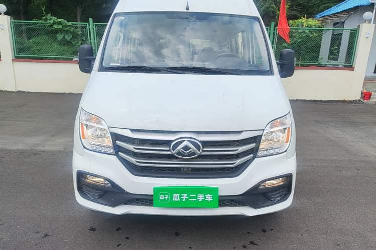 Used SAIC MAXUS Xintu V80 2024 Aotong Value Edition 6MT Long-Wheelbase Mid-Roof Model with 127 Ps Available in 6/7/8/9-Seater Configurations Front