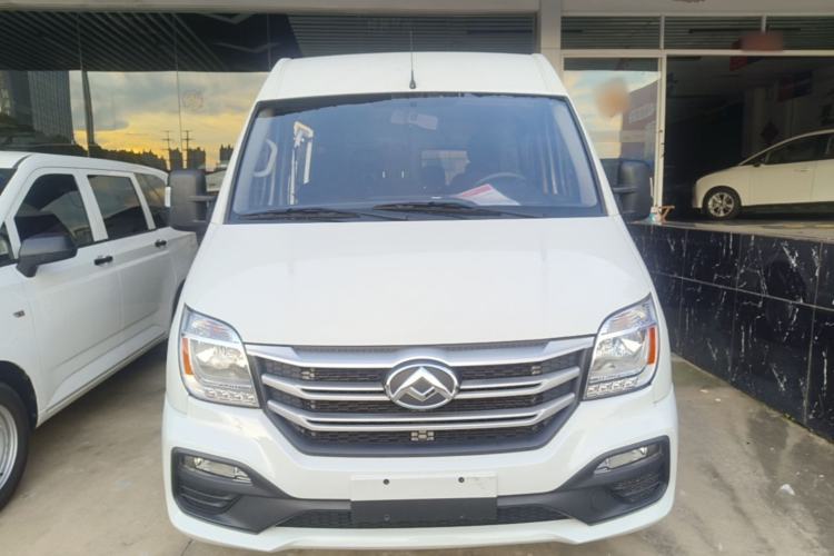 Used SAIC MAXUS Xintu V80 2024 Aotong Value Edition 6AMT Short Wheelbase Mid-Roof Model 127 Ps 5/6 Seats Front